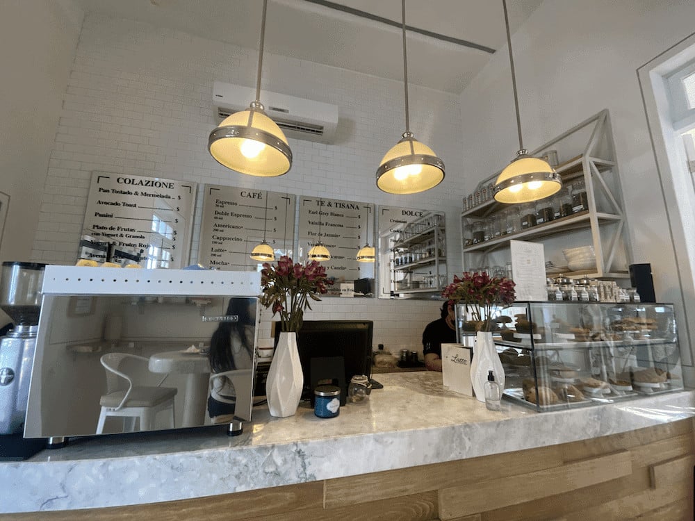 latte quatro sette interior