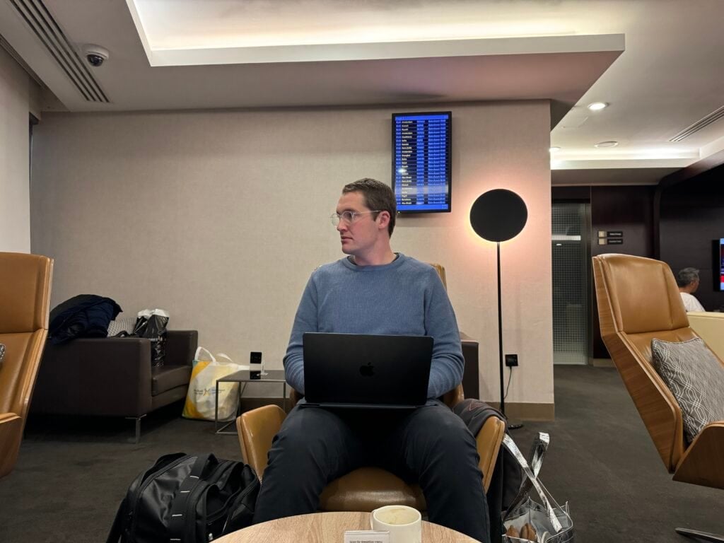 buying safetywing insurance at bangkok airport