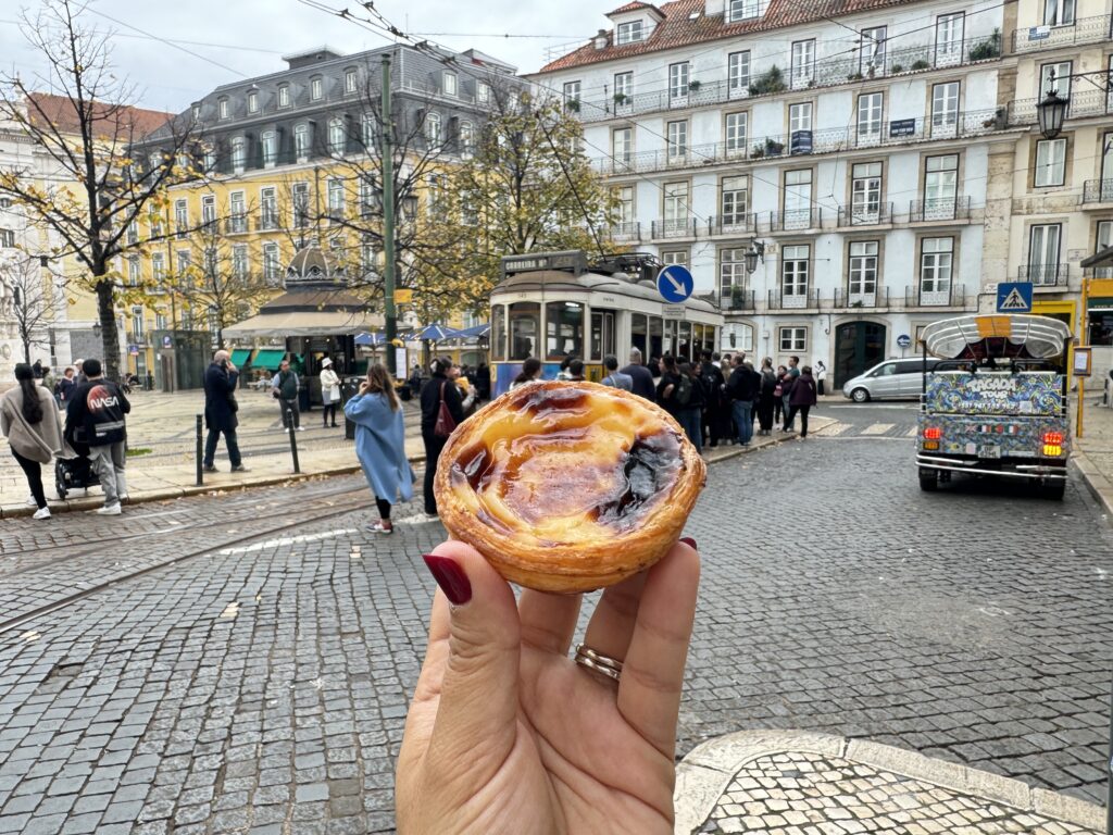 paste de nata on chiado streets
