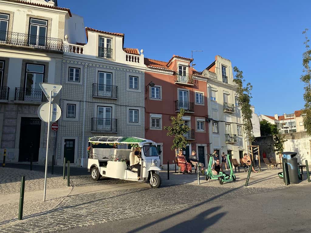 graca neighborhood lisbon