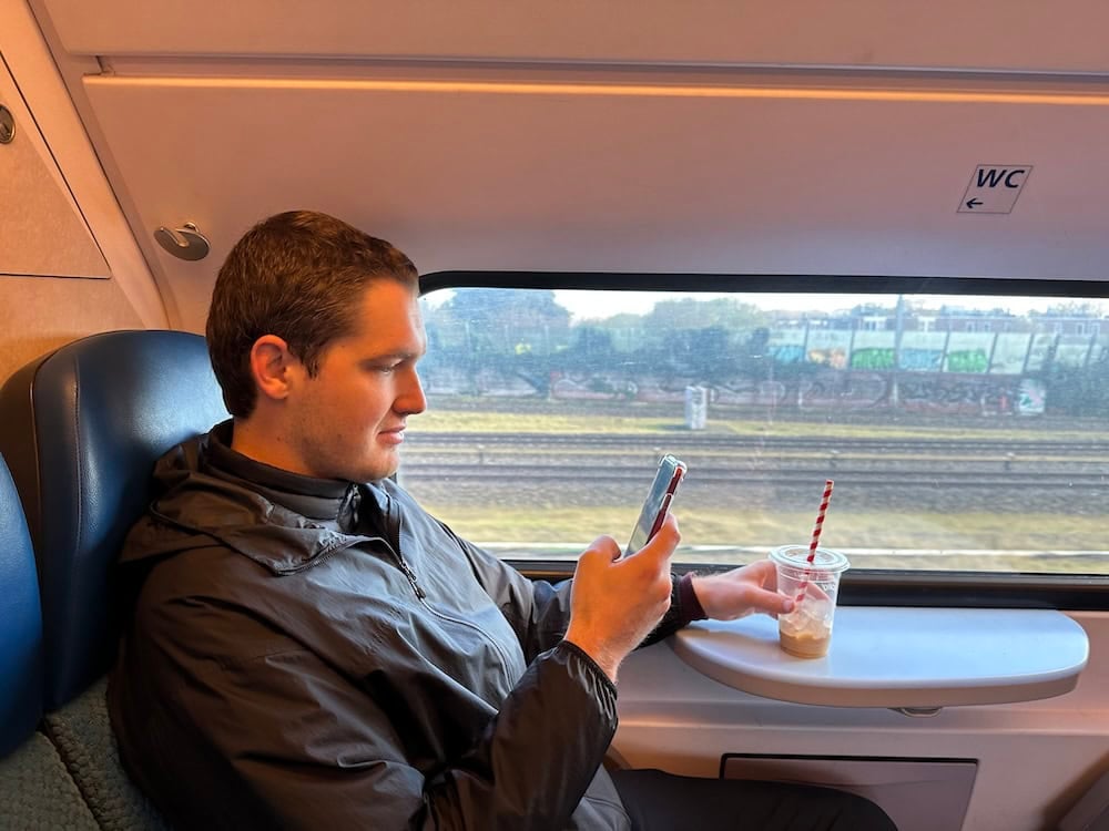 holfaly hotspot on train in the netherlands